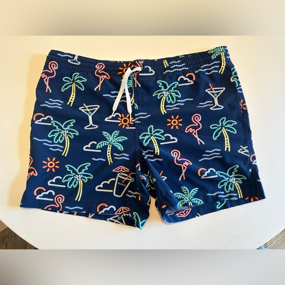 Chubbies Swim Trunks - Navy with Multicolor Tropical Print Size Medium - Picture 1 of 4